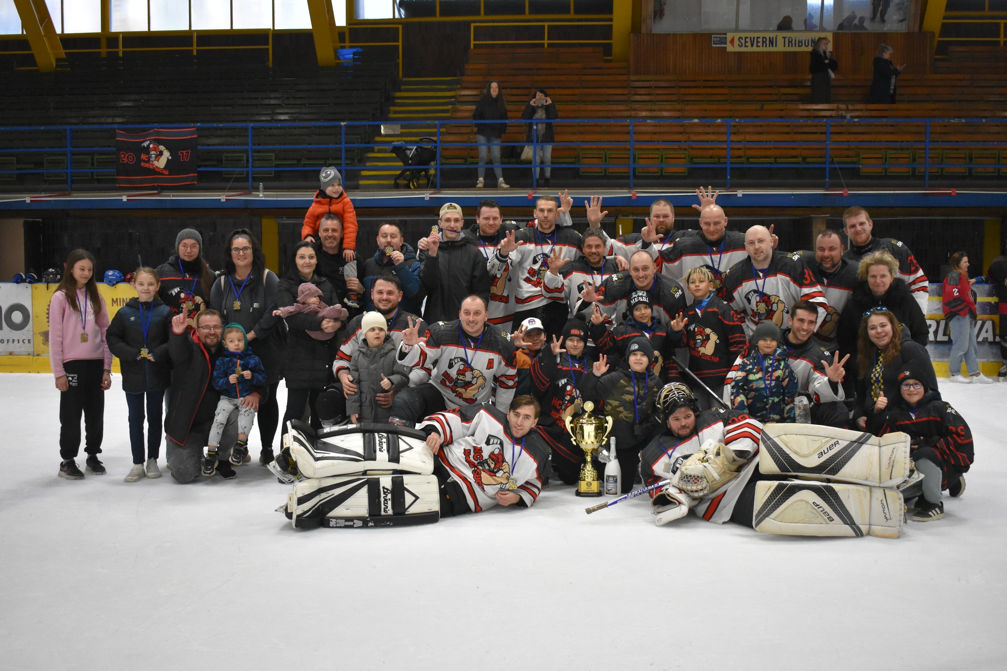 Finálový víkend HFLO 2025/2026 přinesl dramatické souboje i historický zápis